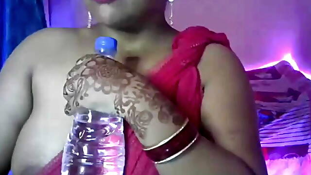 Hot desi sexy girl opens her clothes and shows her boobs and nipples.
