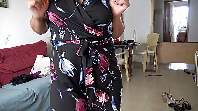 Horny Egyptian Wife Sharmota Dancing In Hijab