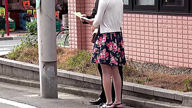 Picking Up Married Women - Footage of Part Time Job Selling Adult Toys!