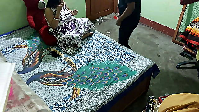 Desi Salu Bhabhi boyfriend fuck 