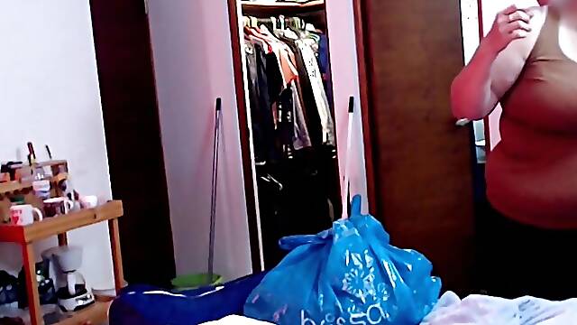 BBW gets her nice breast squeeze by her boss 