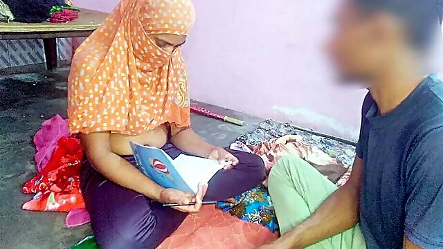 Indian School teacher and student Soniya, MMS viral Sex video, teen girl first time fuck, clear Hindi Audio 