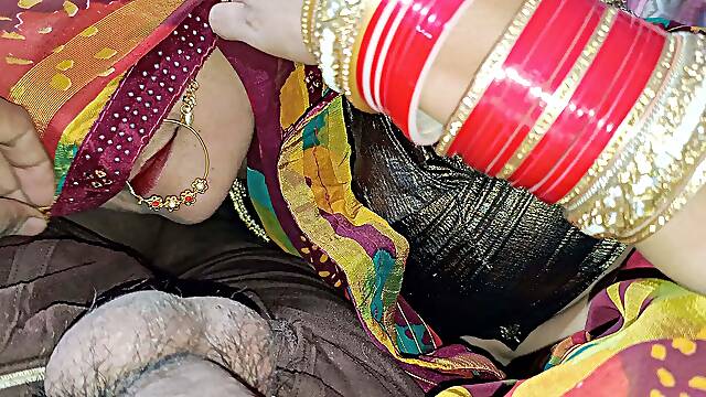 Beautiful Indian newly married wife home sex saree Desi video 