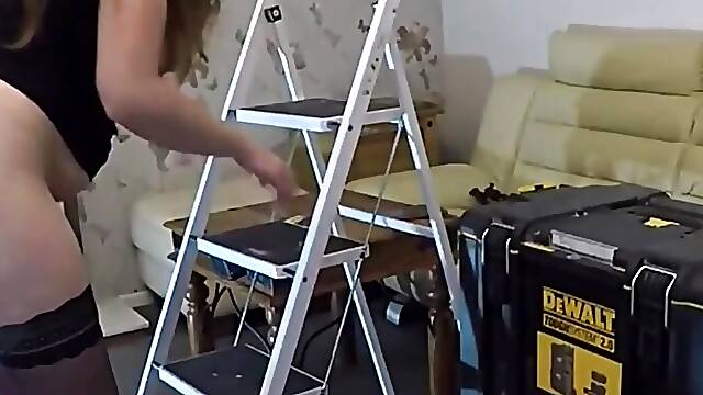 Home alone, the horny MILF called the handyman to fuck him