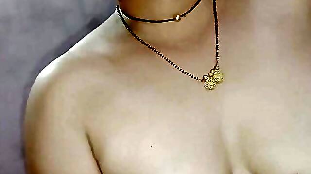 Mangala Vahini Marathi Bhabhi Fucking and Sucking With Her Husband