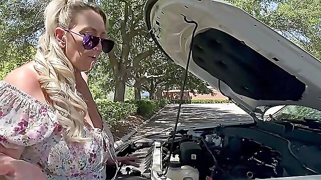 Car Trouble Venus Rewards A Stranger Who Gets Her Car Started With A Pornstar Experience