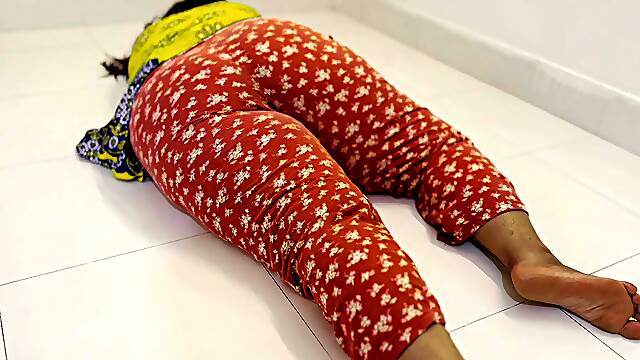 Tamil Desi Hot MILF Stepmom Fucked By Stepson - Huge Ass Fuck &amp; give somthing Behind - Huge Cum