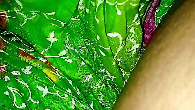 Desi indian Bengali bhabhi fingering and fucking by friend.