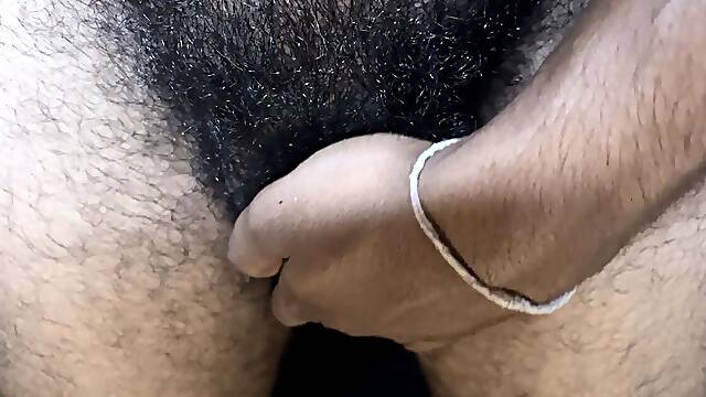 Desi bhabi fingering in hairy pussy