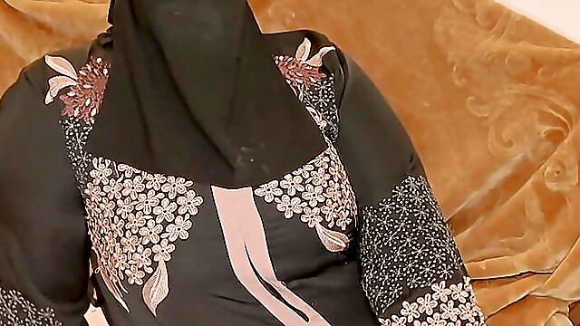 Nicking a Law Student for College Expenses in Clear Egyptian Arabic with a Voice