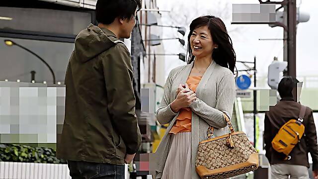 Ordinary woman you see in the shopping district