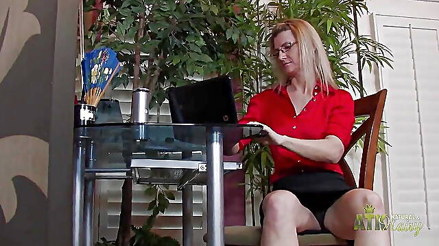 Mature Women Gets Fucked and Uses a Hitachi