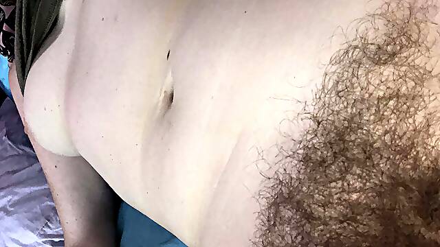 ASMR Queef Queen Rachel Wriggler strikes again as she fingers her pierced clit to create noisy squelching squirting pussy