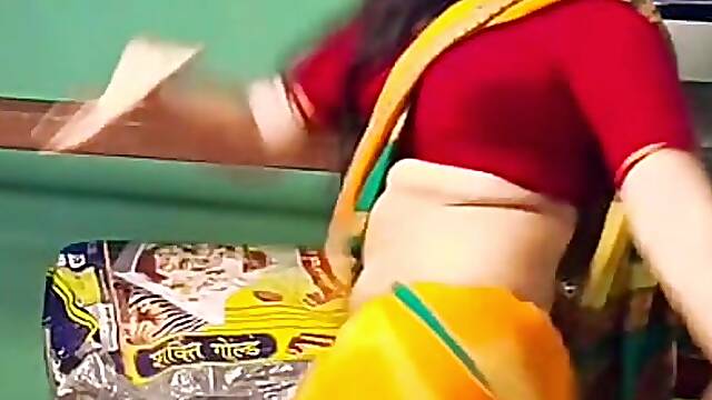 Indian hot Bhabhi sex with Boyfriend master (Hindi audio