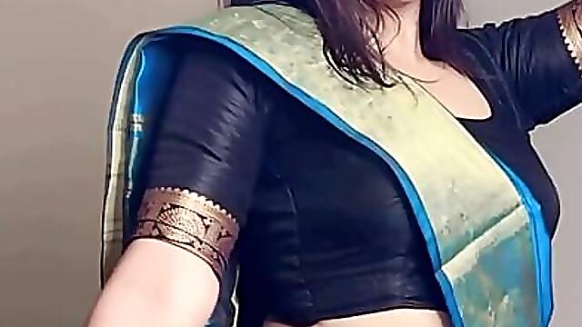 Desi Indian Beautiful Bhabhi Hardcore Sex With Huge Dick