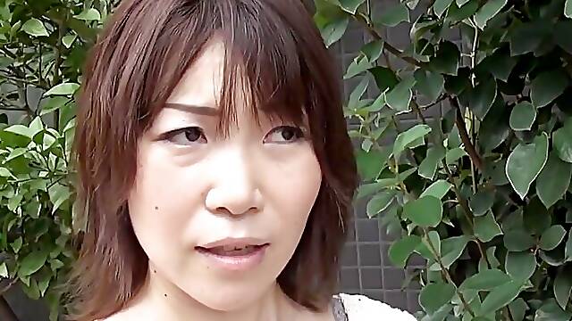 Japanese MILF hops in my top tier van for sweaty outdoor sex
