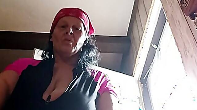 Hungry Sexy Bitch Get More That a Food Fetish in Her Holes Gummy Granny Gets Silked