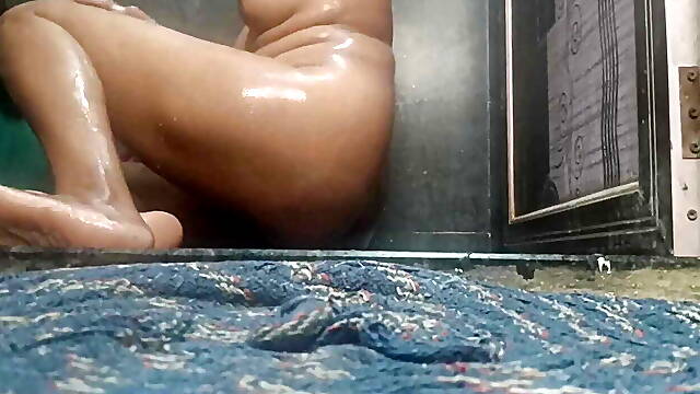 Hot bhabhi shower moment sex videos