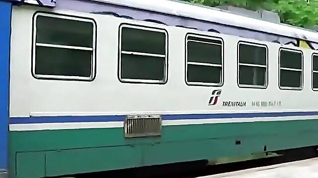 Problems with erection? Doctor Roberta Farnese will take care of it (Italian full movie)