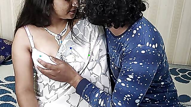 Saree hot chocolate lick from body romance by Vaishnavy and Sharun Raj, Mallu hot couple saree romance, Indian couple hot love