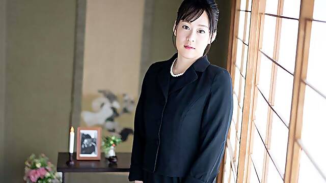 Caribbean.com: Widow AV interview ~You can pay off your deceased husbands debt right away~ Eri Saeki