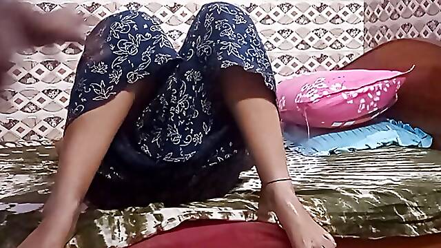 Indian sexy Bhabhi sex with devar cheating wife (Hindi and Bengali audio ) part2. Comments for next part.