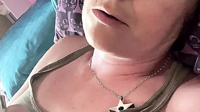 Super wet, sweaty, squirty wank with Rachel Wriggler after going to the loo leaves her horny as hell!