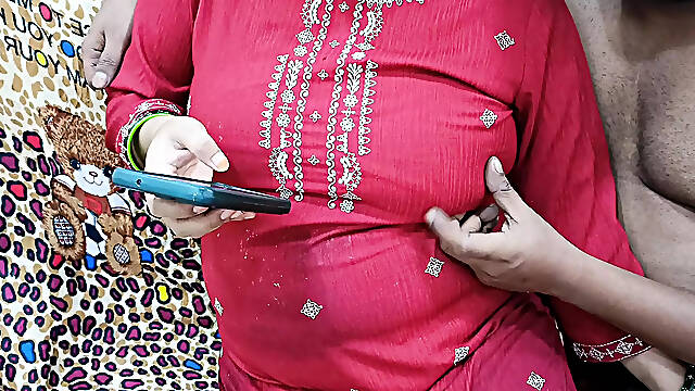 Desi NCR bhabhi want to relax but secretly