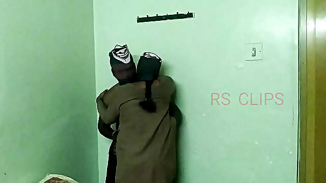 Tamil Office girl sex With Office Boss in OyO