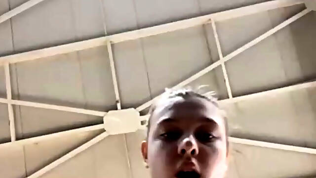 Hard fucking blonde girl in the gym