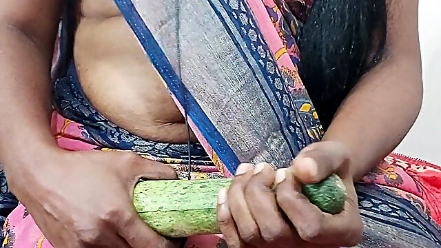 Tamil sheela amma role play, full dirty talk and amma paiyan podura dream talk, vegetable show