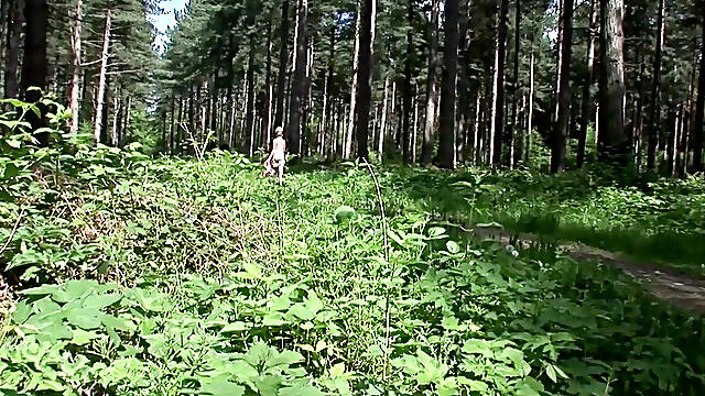 Undressed Outdoors