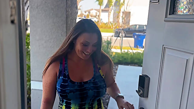 Brunette Craves BBC Interracial Creampie