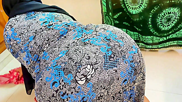 Big Ass Sexy Desi Maid Stuck Under Bed