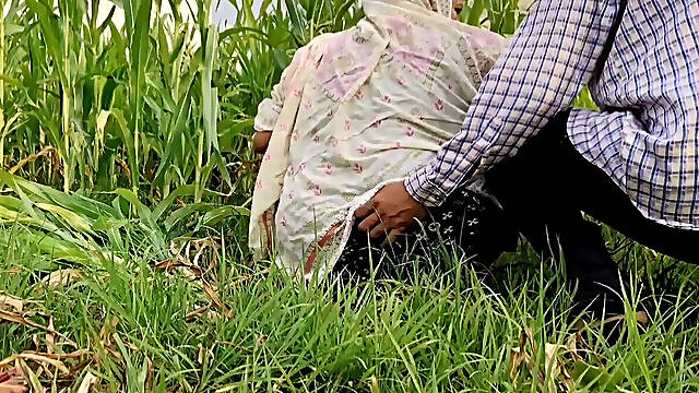 Poor Girl getting Fucked while cutting fodder in the fields.