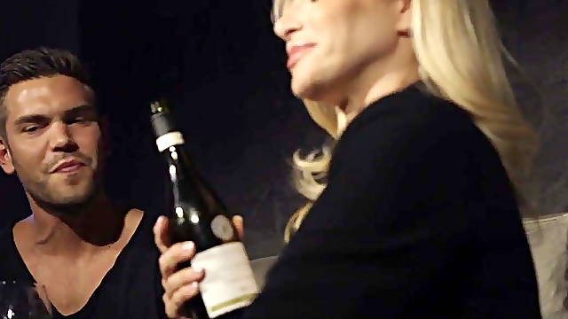 Mature euro anally fucked after foreplay 