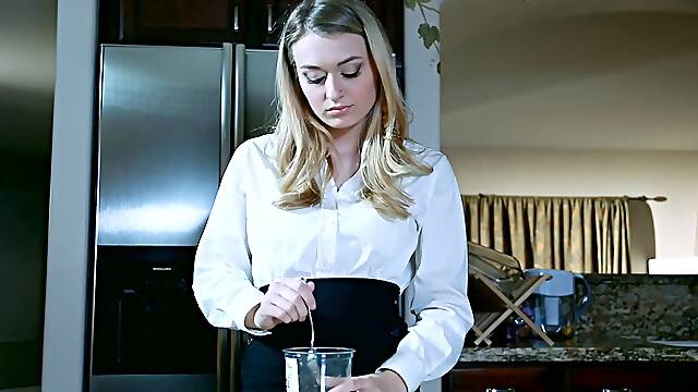 Bubble butt blonde Natalia Starr spreads legs to ride a hard dick