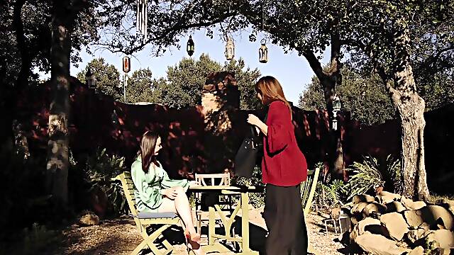 FFM threesome with ravishing Whitney Wright & Cassie Del Isla