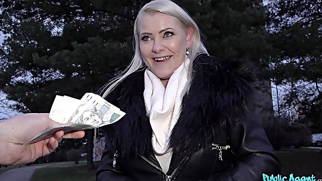 Harcore conditions for Alexa Bold when she fucks for cash
