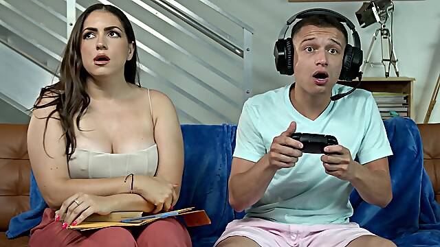 Big booty babe devours stepson's thick dick in exceptional perversions