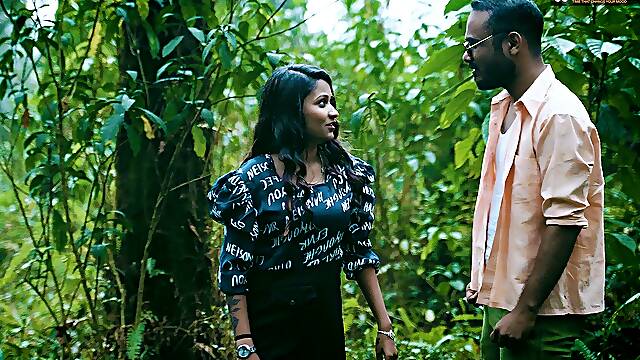 Boyfriend fucks his sexy Girlfriend Outdoor in the open jungle