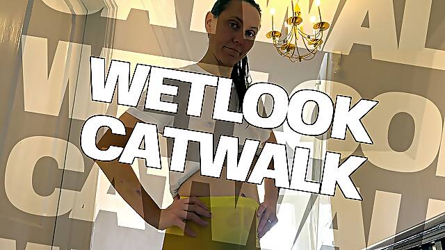 Wetlook Catwalk - but Which Wet Clothes Work?