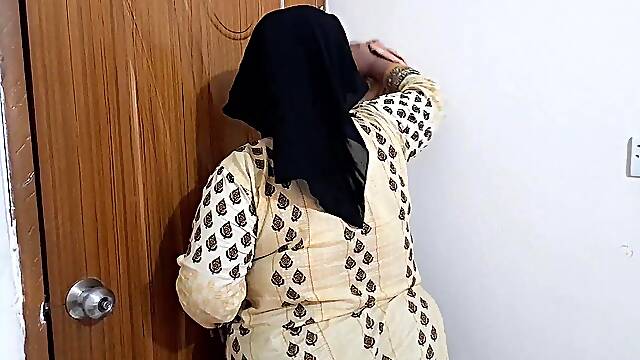 Punjabi Hindu Bhabhi Is Fucked by a Guy While Cleaning the Home - Newly Married Indian Bhabhi (hindi Clear Audio)