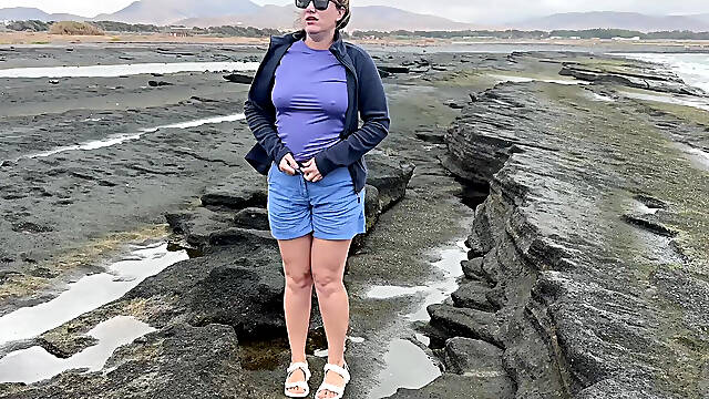 Curvy Girl Desperate to Pee