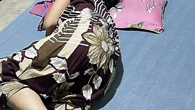 Young Bhabhi and Dewar Sex Enjoy