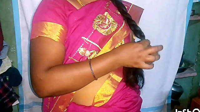 Big Ass Tamil Saree Housewife Big Boobs Fuck in Village