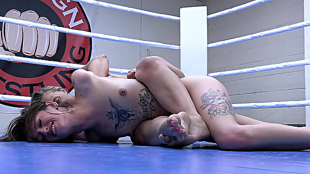 Beth Bennett Vs Katt Noir - Sex Fight